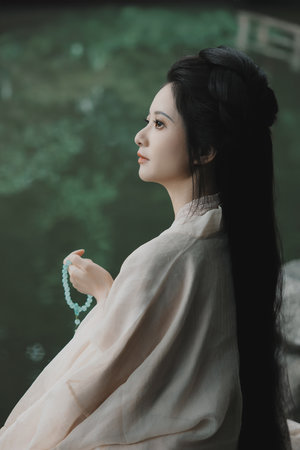 刘诗诗风骚喷射女护士,无码
