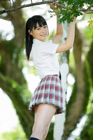 女生踩踏